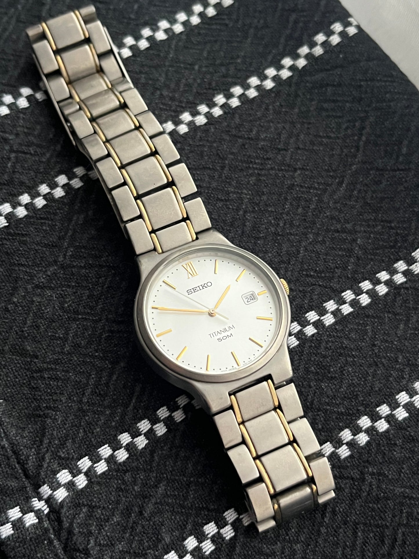 Seiko Titanium Silver-Gold V732-0S30