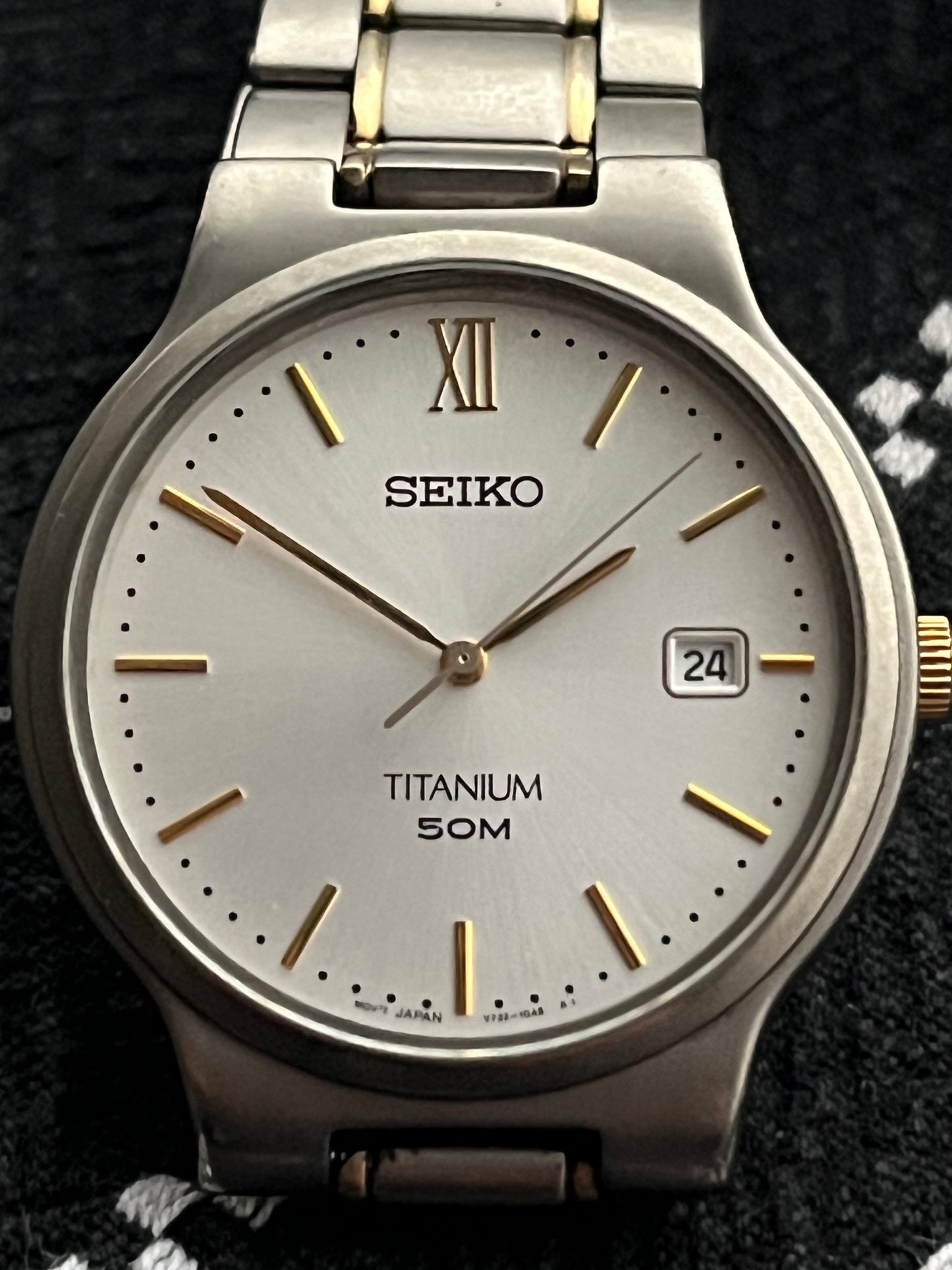 Seiko Titanium Silver-Gold V732-0S30