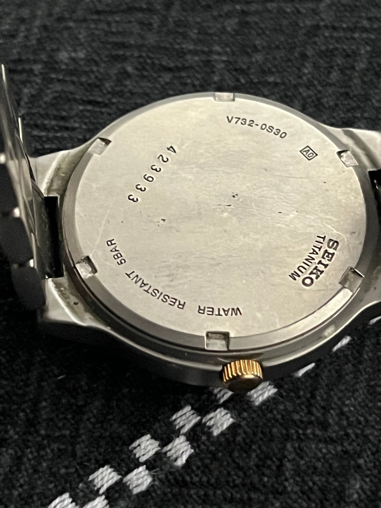 Seiko Titanium Silver-Gold V732-0S30