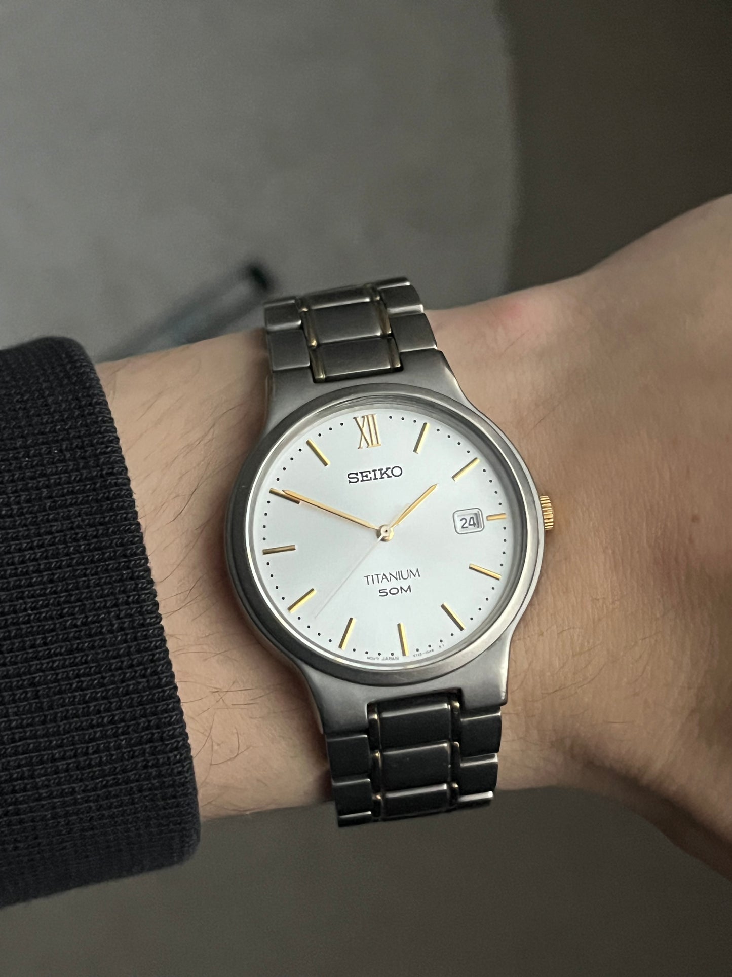 Seiko Titanium Silver-Gold V732-0S30
