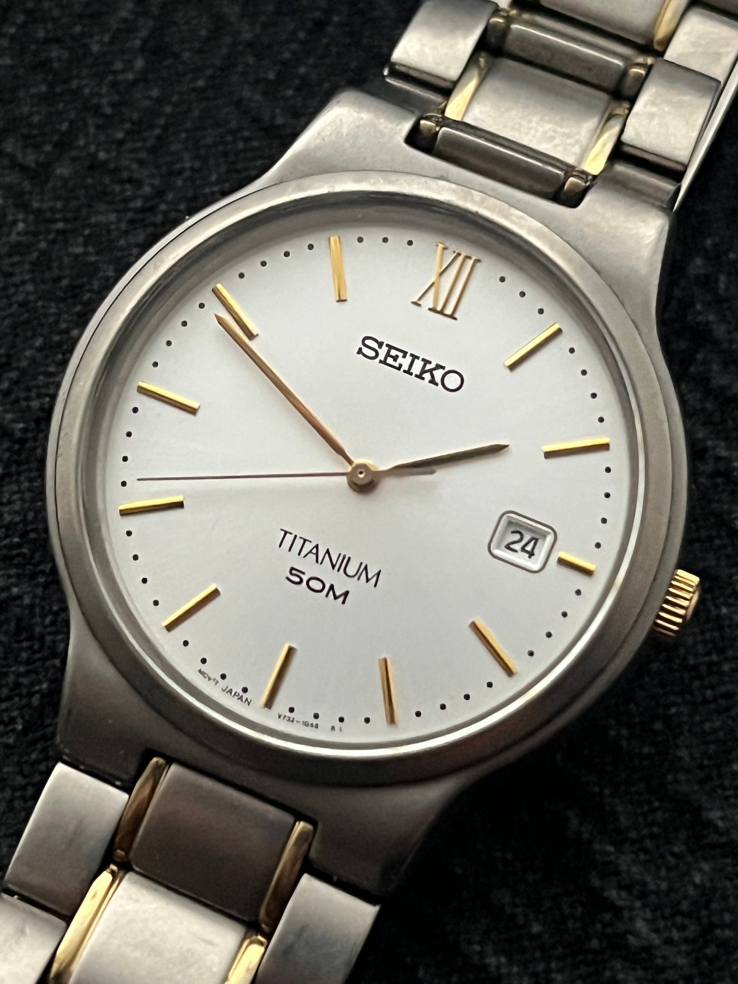 Seiko Titanium Silver-Gold V732-0S30