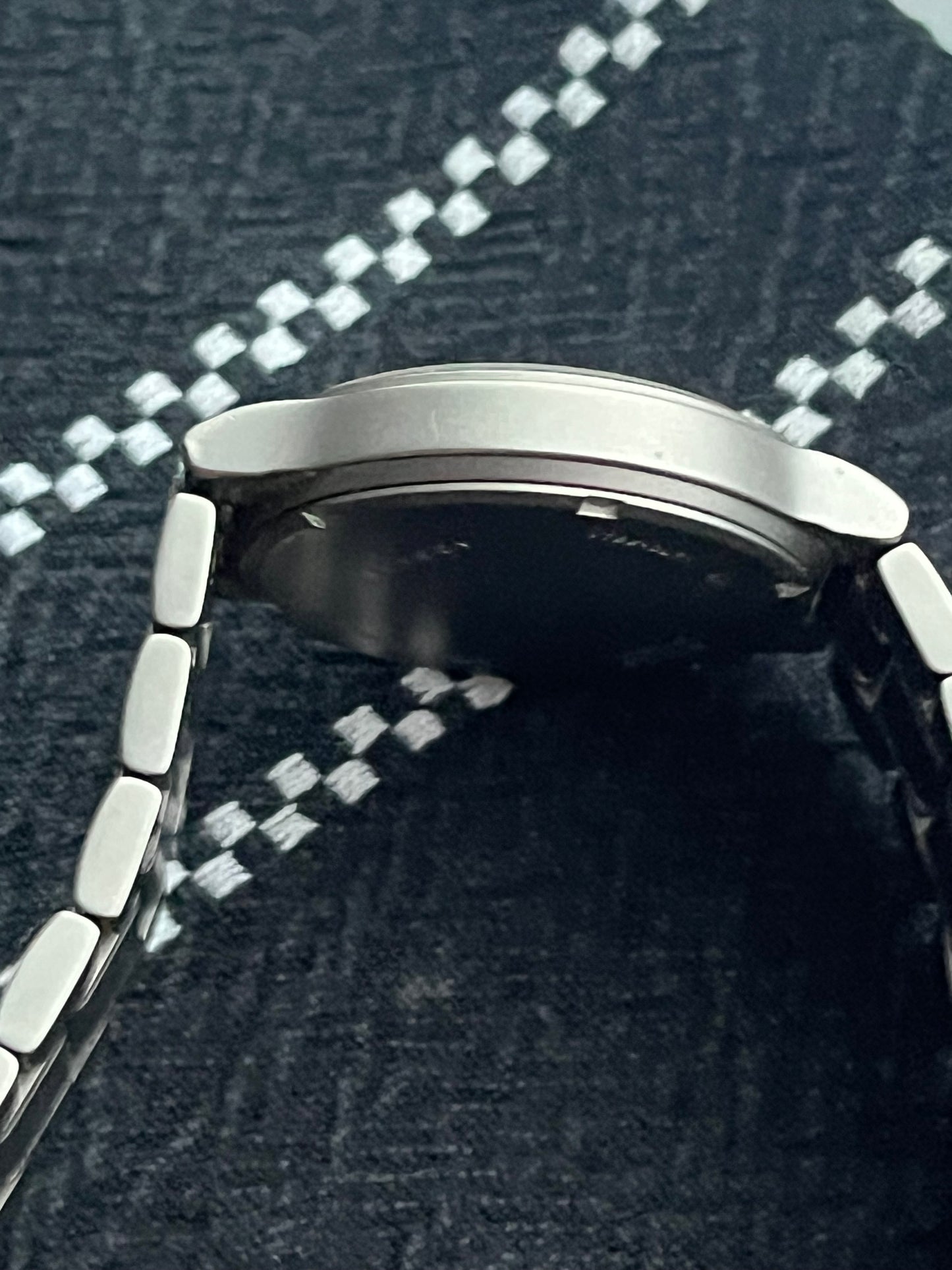 Seiko Titanium Silver-Gold V732-0S30