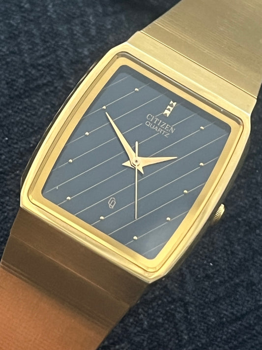 Citizen Tank Classic Gold-Black 4031-490142